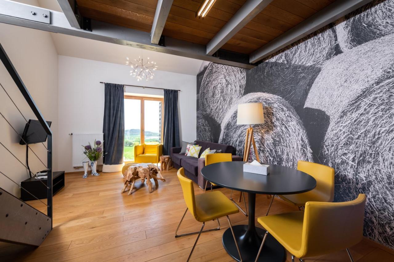 Oblik Resort Louny Extérieur photo